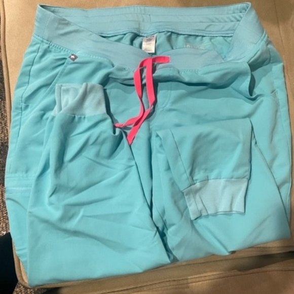 Figs Pants & Jumpsuits Figs Zamora Petite Jogger Scrub Pants Poshmark